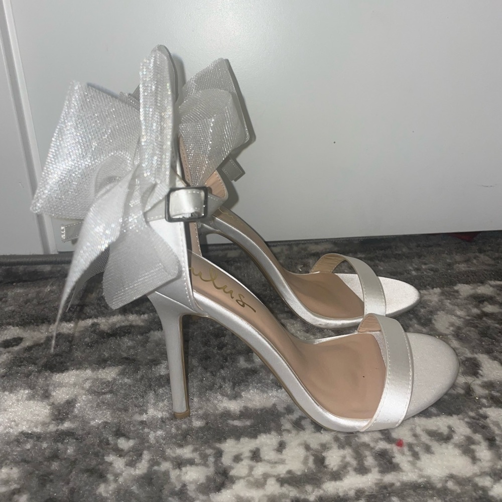 Lulus bow heels